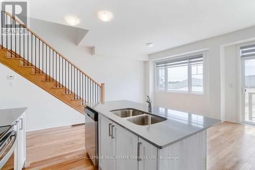 269 Provident Way, Hamilton, ON - Indoor Photo Showing Kitchen With Double Sink