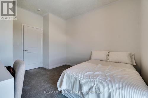 68 - 261 Woodbine Avenue W, Kitchener, ON - Indoor Photo Showing Bedroom