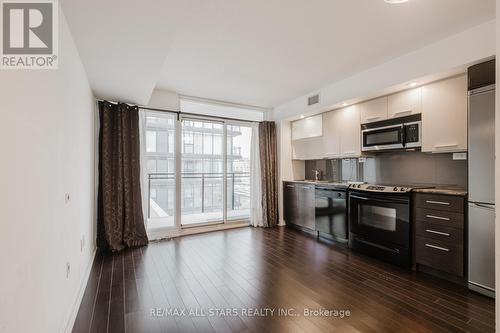 620 - 8 Telegram Mews, Toronto, ON - Indoor Photo Showing Kitchen