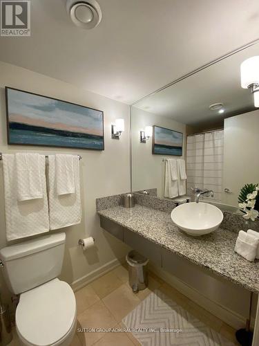 723 - 36 Blue Jays Way, Toronto, ON - Indoor Photo Showing Bathroom