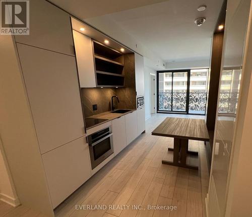 2201 - 55 Charles Street E, Toronto, ON - Indoor Photo Showing Kitchen