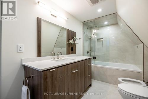 27 Palmerston Square, Toronto, ON - Indoor Photo Showing Bathroom