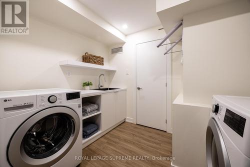 27 Palmerston Square, Toronto, ON - Indoor Photo Showing Laundry Room