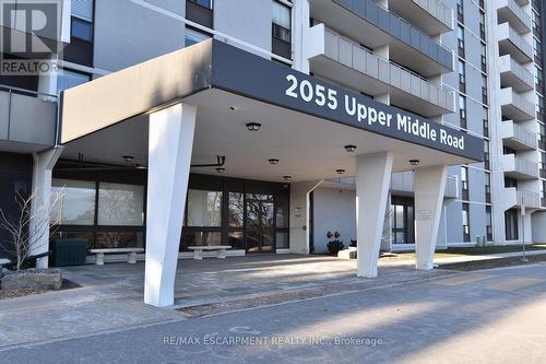 1502 - 2055 Upper Middle Road, Burlington, ON - Outdoor