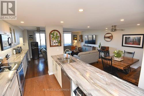 1502 - 2055 Upper Middle Road, Burlington, ON - Indoor Photo Showing Kitchen With Double Sink With Upgraded Kitchen