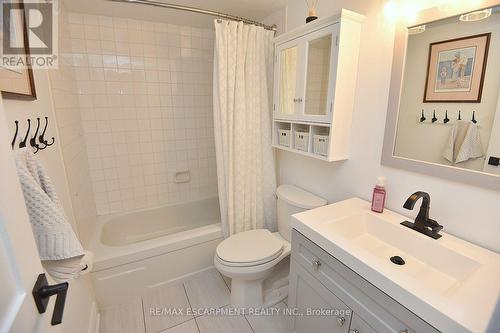 1502 - 2055 Upper Middle Road, Burlington, ON - Indoor Photo Showing Bathroom