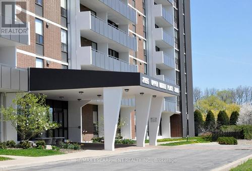 1502 - 2055 Upper Middle Road, Burlington, ON - Outdoor