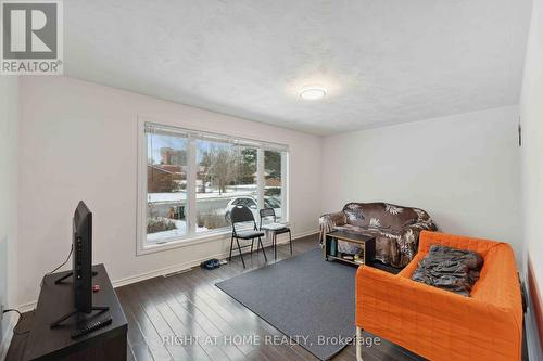 1274 Cobden Road E, Ottawa, ON - Indoor