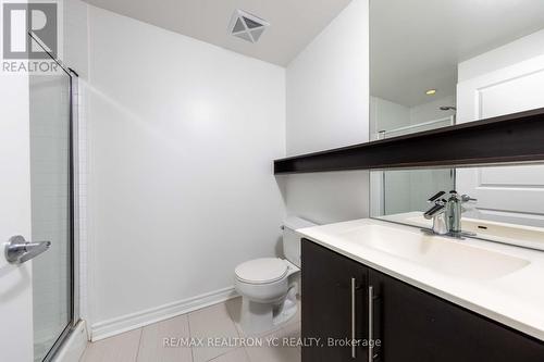 621 - 2885 Bayview Avenue, Toronto, ON - Indoor Photo Showing Bathroom