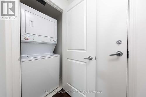 621 - 2885 Bayview Avenue, Toronto, ON - Indoor Photo Showing Laundry Room