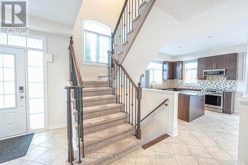 95 Hockley Avenue, Clarington, ON - Indoor Photo Showing Kitchen With Upgraded Kitchen