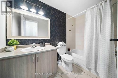 114 Preston Meadow Avenue, Mississauga, ON - Indoor Photo Showing Bathroom