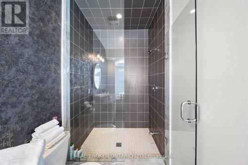 114 Preston Meadow Avenue, Mississauga, ON - Indoor Photo Showing Bathroom