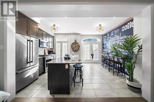 114 Preston Meadow Avenue, Mississauga, ON - Indoor Photo Showing Kitchen