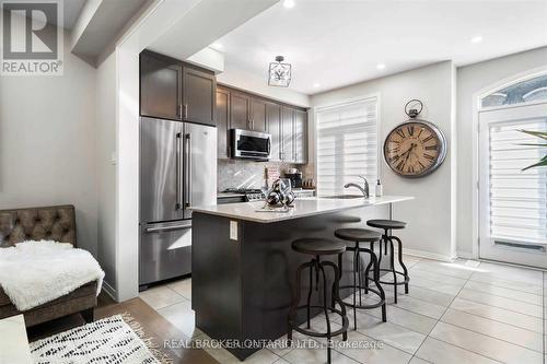 114 Preston Meadow Avenue, Mississauga, ON - Indoor Photo Showing Kitchen