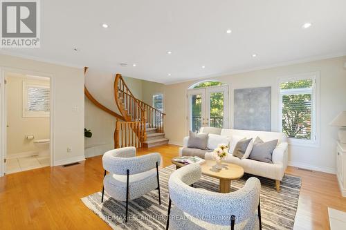 126 Brant Street, Oakville, ON - Indoor Photo Showing Living Room