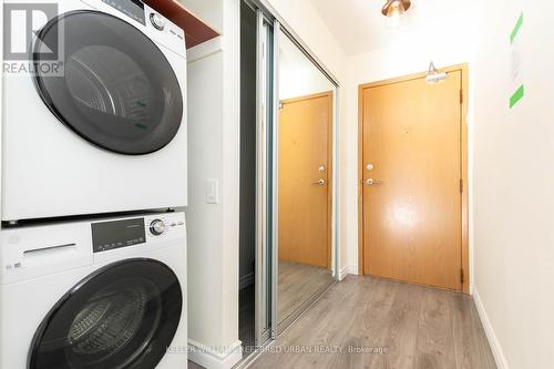 452 - 24 Southport Street, Toronto, ON - Indoor Photo Showing Laundry Room