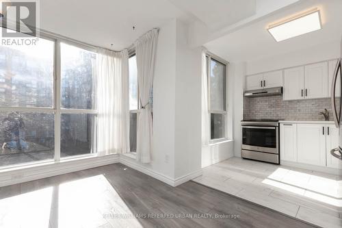 452 - 24 Southport Street, Toronto, ON - Indoor Photo Showing Kitchen