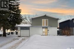 86 Spinks DRIVE  Saskatoon, SK S7H 4B8