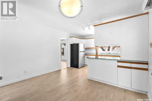 86 Spinks Drive, Saskatoon, SK - Indoor Photo Showing Kitchen