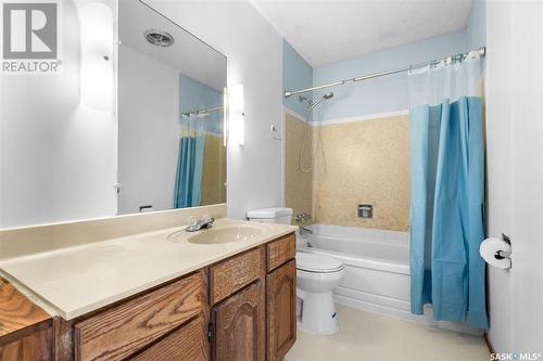 86 Spinks Drive, Saskatoon, SK - Indoor Photo Showing Bathroom