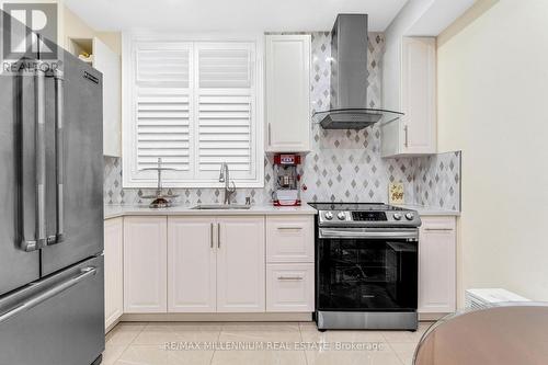 56 Pelech Crescent, Hamilton, ON - Indoor Photo Showing Kitchen