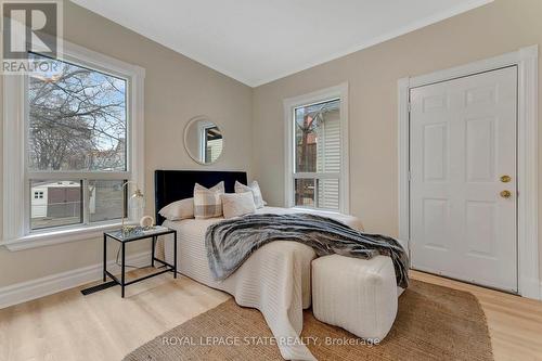 142 Sanford Avenue N, Hamilton, ON - Indoor Photo Showing Bedroom