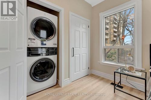 142 Sanford Avenue N, Hamilton, ON - Indoor Photo Showing Laundry Room