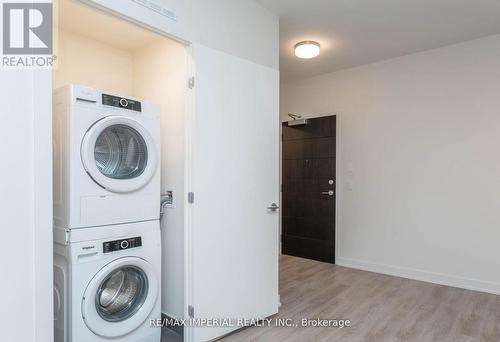 808 - 212 King William Street, Hamilton, ON - Indoor Photo Showing Laundry Room