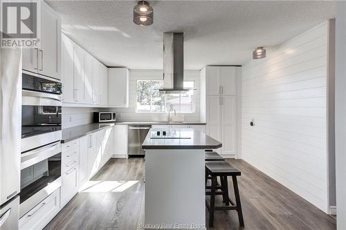 3182 Leo Avenue, Val Caron, ON - Indoor Photo Showing Kitchen With Upgraded Kitchen