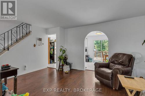 601 Gavin Court, Kingston (East Gardiners Rd), ON - Indoor Photo Showing Living Room