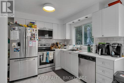 601 Gavin Court, Kingston (East Gardiners Rd), ON - Indoor Photo Showing Kitchen With Stainless Steel Kitchen