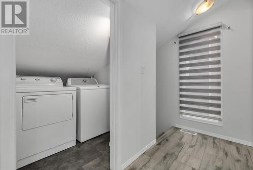 3155 Gordon Drive Unit# 302, Kelowna, BC - Indoor Photo Showing Laundry Room