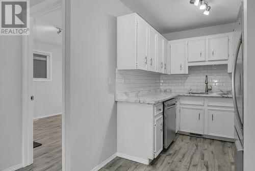 3155 Gordon Drive Unit# 302, Kelowna, BC - Indoor Photo Showing Kitchen