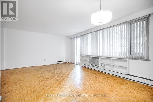 704 - 575 Avenue Road, Toronto, ON - Indoor Photo Showing Other Room