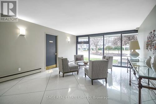 704 - 575 Avenue Road, Toronto, ON - Indoor