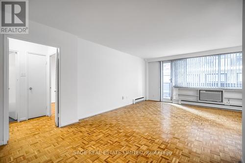 704 - 575 Avenue Road, Toronto, ON - Indoor Photo Showing Other Room