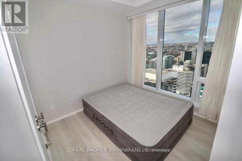 5902 - 197 Yonge Street, Toronto, ON - Indoor Photo Showing Bedroom