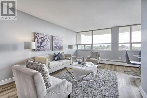 802 - 3311 Kingston Road, Toronto, ON - Indoor Photo Showing Living Room