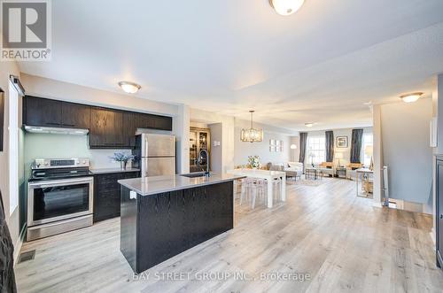 42 - 91 Coughlin Road, Barrie, ON - Indoor Photo Showing Kitchen With Upgraded Kitchen