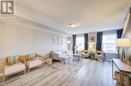 42 - 91 Coughlin Road, Barrie, ON - Indoor Photo Showing Living Room