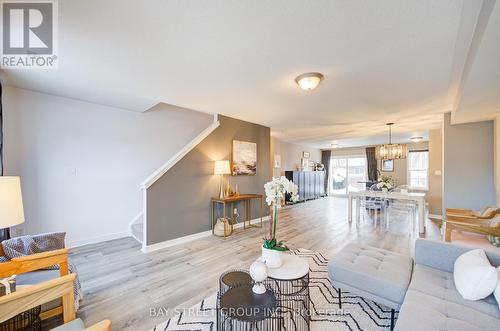 42 - 91 Coughlin Road, Barrie, ON - Indoor Photo Showing Living Room