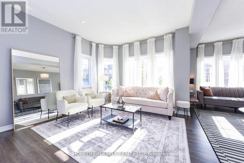 2 October Place, Brampton, ON - Indoor Photo Showing Living Room