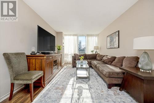 215 - 2 Valhalla Inn Road, Toronto, ON - Indoor Photo Showing Living Room