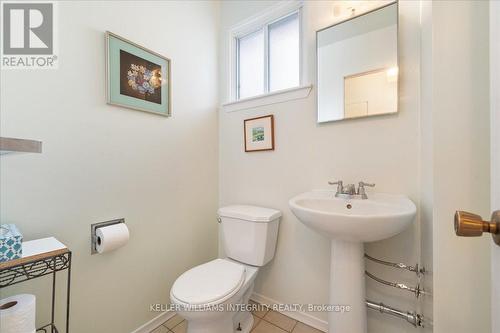 43 Valewood Crescent, Ottawa, ON - Indoor Photo Showing Bathroom