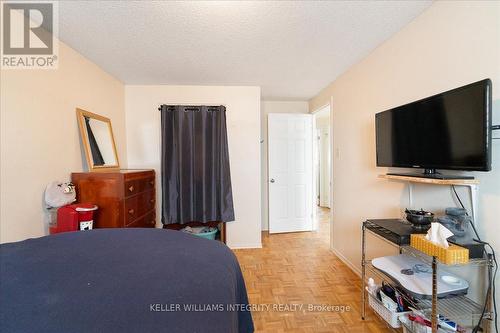 43 Valewood Crescent, Ottawa, ON - Indoor Photo Showing Bedroom