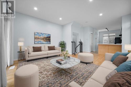 1 - 795 Montreal Road, Ottawa, ON - Indoor Photo Showing Living Room