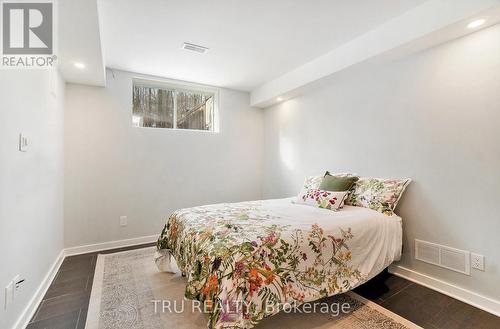 418 Statewood Drive, Ottawa, ON - Indoor Photo Showing Bedroom