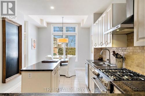 418 Statewood Drive, Ottawa, ON - Indoor Photo Showing Kitchen With Double Sink