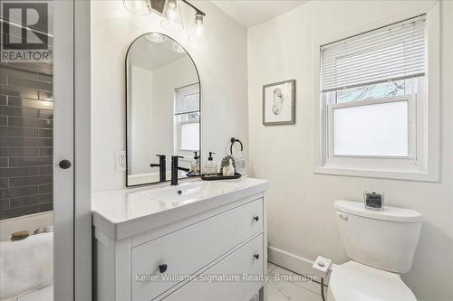 418 Upper Wellington Street, Hamilton (Centremount), ON - Indoor Photo Showing Bathroom